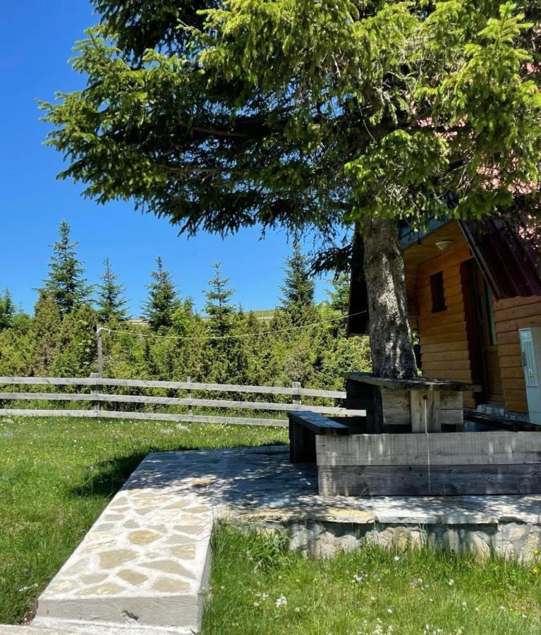 Bungalows Krstajic Жабляк Екстер'єр фото